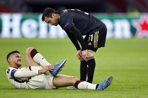 Lorenzo Pellegrini y Roger Ibáñez remontaron el marcador ante el Ajax 