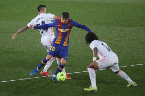 Real Madrid, líder provisional de LaLiga tras imponerse a la lluvia y al Barcelona