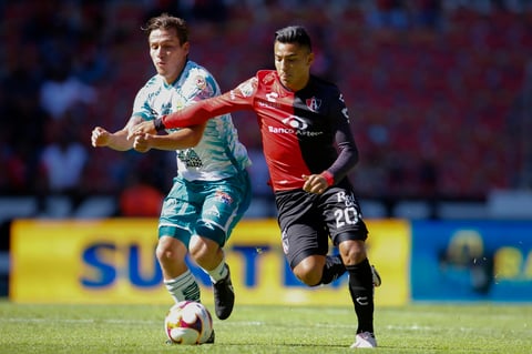 Doblete de Gigliotti sella triunfo de León ante Atlas