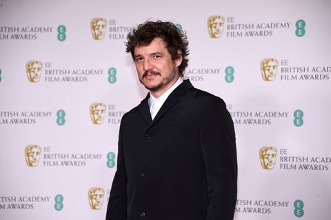 Los mejores looks en la alfombra roja de los Premios Bafta 2021