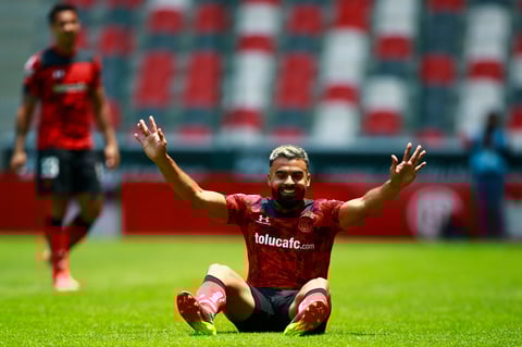 Vegas y Meza le dan victoria al Monterrey ante Toluca