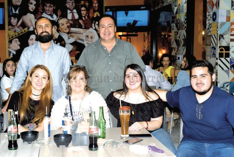 16042021 Ramón, Mariana, Tere, Ana, Daniel Ramón Junior y David.