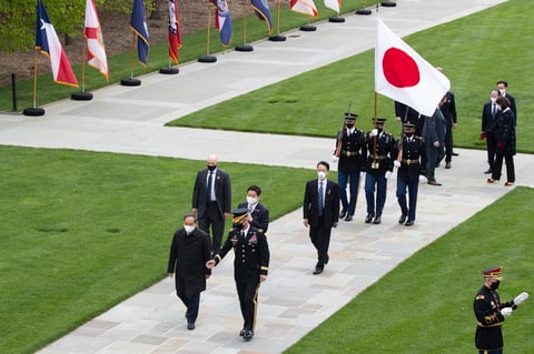 Joe Biden recibe a Yoshihide Suga para hablar de China y Corea del Norte