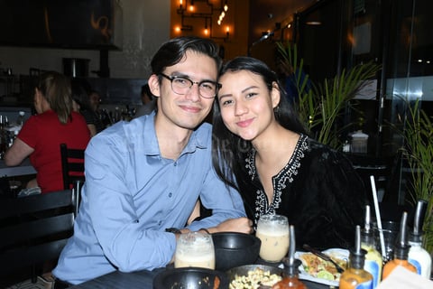 17042021 Emanuel Rodríguez y Becky Luna.
