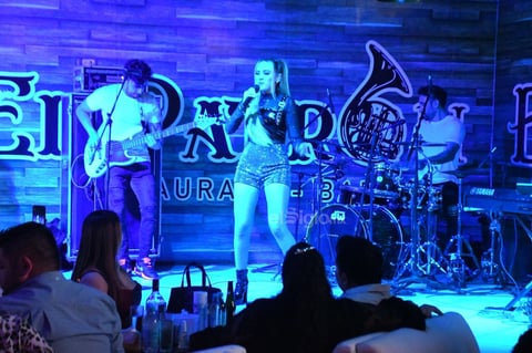 Carolina Ross conquista a laguneros al ofrecer concierto