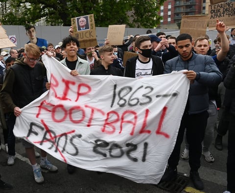 Aficionados protestan en Londres contra la Superliga