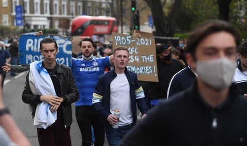 Aficionados protestan en Londres contra la Superliga