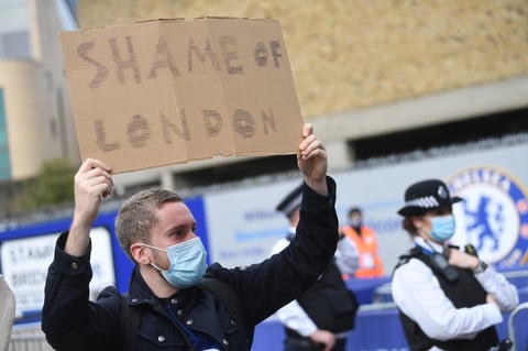 Aficionados protestan en Londres contra la Superliga