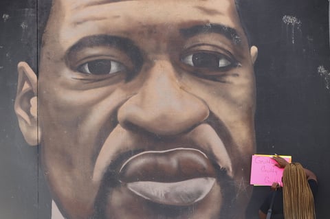 Activistas, políticos y ciudadanos celebran condena a Chauvin por muerte de George Floyd