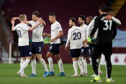 Manchester City resiste ante Aston Villa, un paso más hacia el título de la Premier