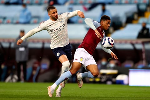 Manchester City resiste ante Aston Villa, un paso más hacia el título de la Premier