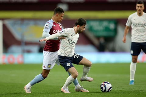 Manchester City resiste ante Aston Villa, un paso más hacia el título de la Premier