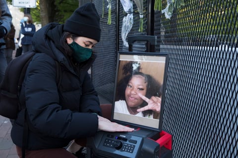 Realizan vigilia por Ma’Khia Bryant, adolescente muerta a manos de policía en Ohio