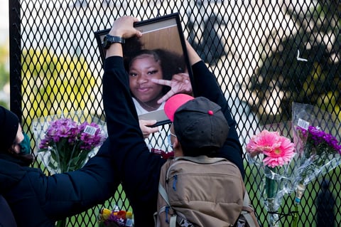 Realizan vigilia por Ma’Khia Bryant, adolescente muerta a manos de policía en Ohio