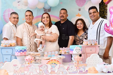 24042021 Bautizo de María Alejandra Borjon Delgado acompañada de sus papás Marcela Delgado Luevano y Eduardo Borjon Quiñones, sus padrinos Sergio Delgado Luevano, Margarita Limón Pérez, Carlos Delgado Luevano y Adrián Martínez Medrano.