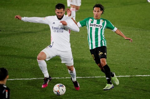 Andrés Guardado sostiene al Betis en empate ante Real Madrid