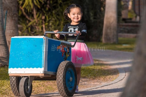 27042021 Valeria Torres González celebrando su tercer cumpleaños.
