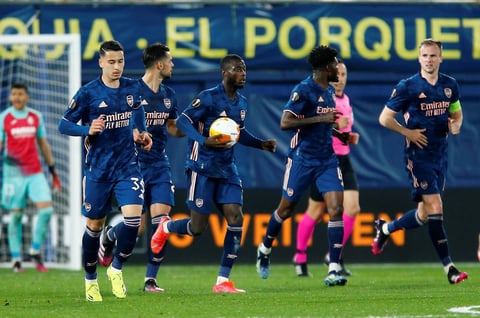 Villarreal derrota al Arsenal en la ida de semifinales de la Europa League