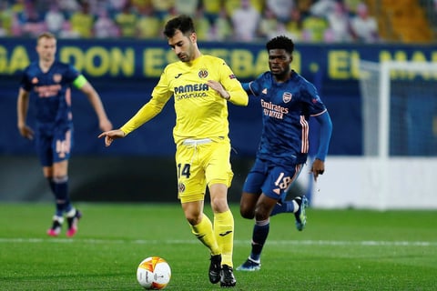 Villarreal derrota al Arsenal en la ida de semifinales de la Europa League