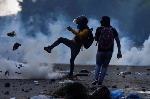 Heridos de protestas en Colombia avivan críticas contra represión