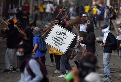 Heridos de protestas en Colombia avivan críticas contra represión