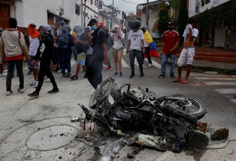 Heridos de protestas en Colombia avivan críticas contra represión
