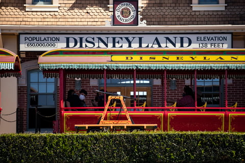 Disneyland reabre sus puertas