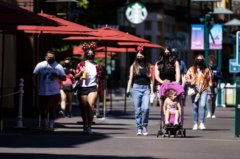Disneyland reabre sus puertas
