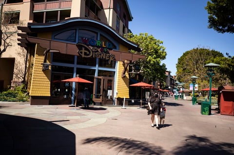 Disneyland reabre sus puertas