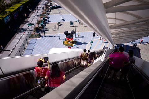 Disneyland reabre sus puertas