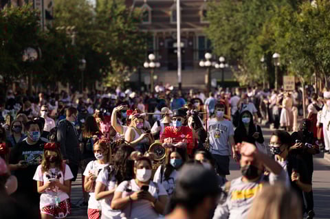 Disneyland reabre sus puertas