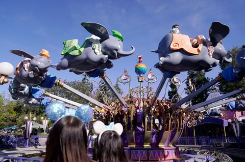 Disneyland reabre sus puertas