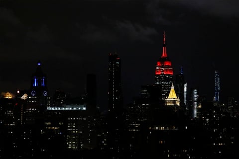 Se trata de la misma ceremonia con la que se inauguró el 1 de mayo de 1931 el edificio, visitado anualmente por unas 4 millones de personas