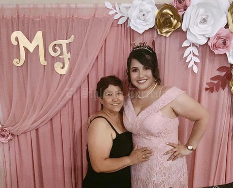 01052021 María de Jesús Orona Mendieta (mamá de la novia) y Mary Paz Escobar Orona.