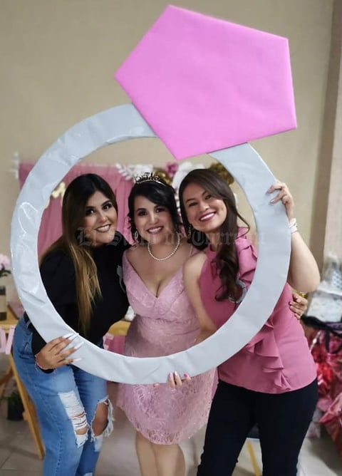 01052021 Rebeca Bernal, Mary Paz Escobar, Karla Campos (amigas).