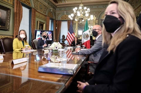 Presidente de México y vicepresidenta de EUA se reunieron virtualmente para hablar sobre migración como tema central