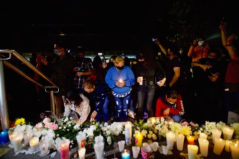 Toman las calles en CDMX por colapso del Metro que ha dejado 26 muertos