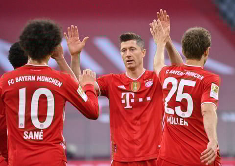 El destrozo total del Gladbach se produjo en la primera parte y empezó pronto, en el minuto 2 cuando Lewandowski marcó el primero con un remate de pierna derecha a centro de David Alaba desde la izquierda.