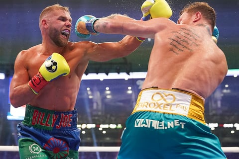 'Canelo' Álvarez derrota por nocaut técnico a Billy Joe Saunders