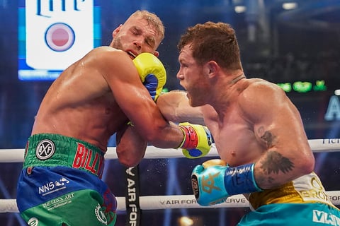 'Canelo' Álvarez derrota por nocaut técnico a Billy Joe Saunders