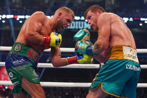 'Canelo' Álvarez derrota por nocaut técnico a Billy Joe Saunders