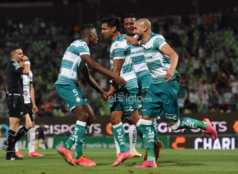 Santos Laguna golea al Querétaro y avanza a cuartos de final