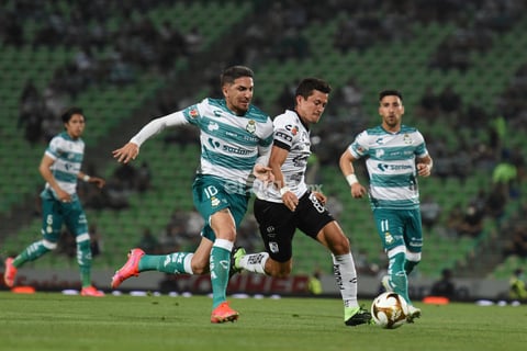 Santos Laguna golea al Querétaro y avanza a cuartos de final
