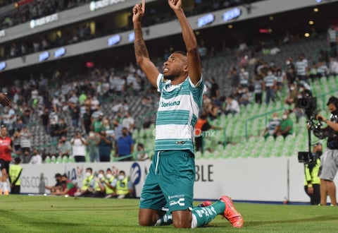 Santos Laguna golea al Querétaro y avanza a cuartos de final