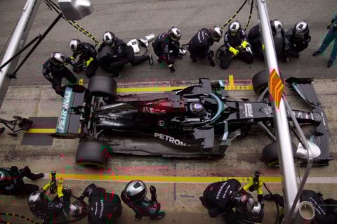 Gana Hamilton el Gran Premio de España; 'Checo' Pérez finaliza en quinto lugar