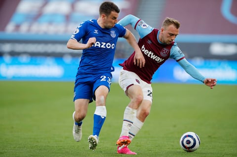 Everton amarga al West Ham y lo aleja de la Champions
