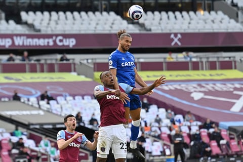 Everton amarga al West Ham y lo aleja de la Champions