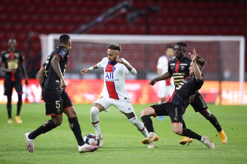 PSG se aleja del liderato de la Ligue 1 tras empate con Rennes