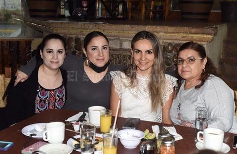 10052021 Lety Saenz, Gabriela Saenz, Dulce Saenz y Guadalupe Correa.