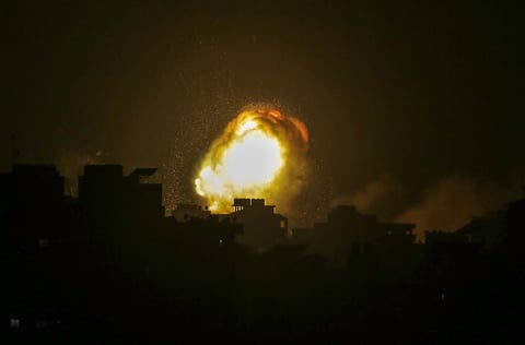 Emprende Israel ataques contra Gaza